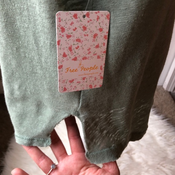 Free People she’s so cool tee sz Medium - Picture 6 of 7